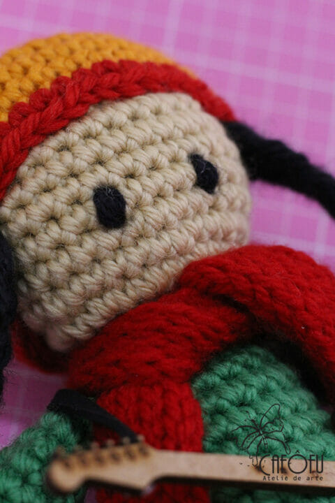 BONECA%2BDE%2BCROCHET%2BGUITARRISTA%2B%25281%2529.jpg